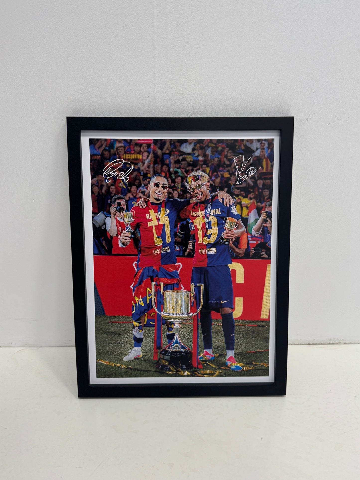 Yamal & Raphinha trophie poster